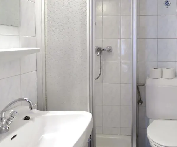 Neuner-1 By Interhome * ヒパッハ